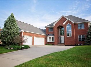 10217 Watercrest Dr, Fishers, IN 46038
