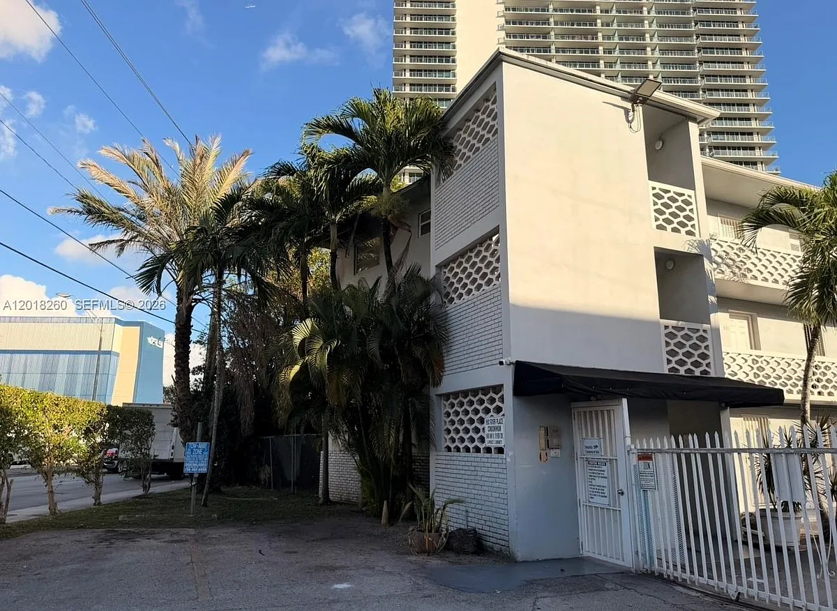 Building Photo - 1610 NW North River Dr #303