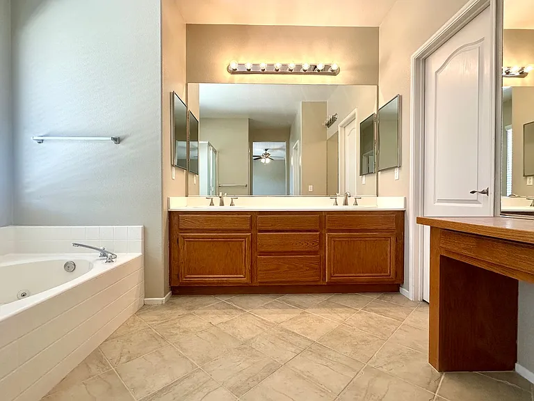 36026 Kiel Ct — Photo 20