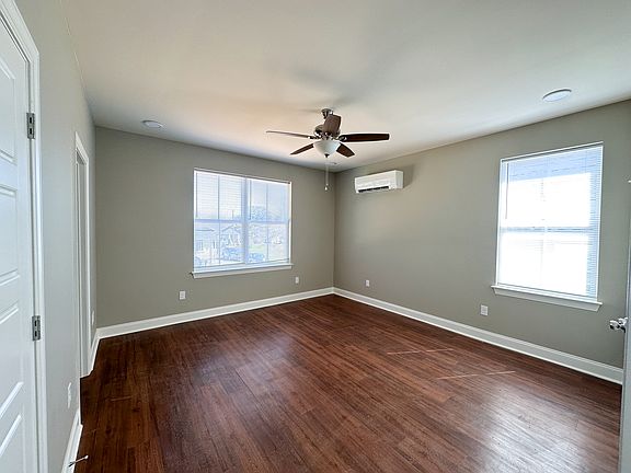 4th image of 5404 Clemons Rd