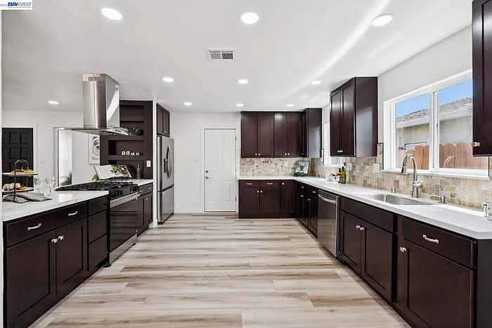 2800 Seville Cir — Photo 15