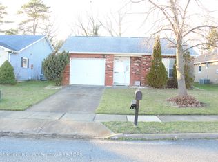 27 Rainier Dr, Brick, NJ 08724