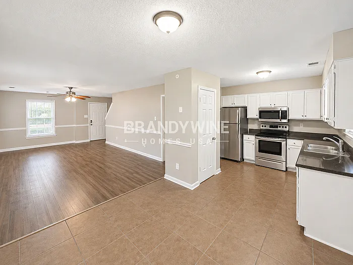 8042 Port Douglas Dr — Photo 5