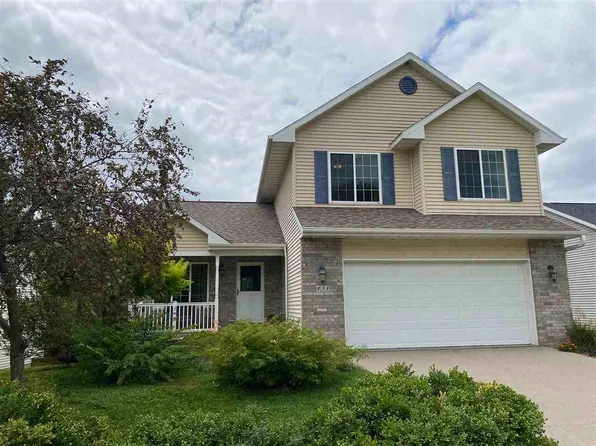 833 McCollister Ct, Iowa City, IA 52240