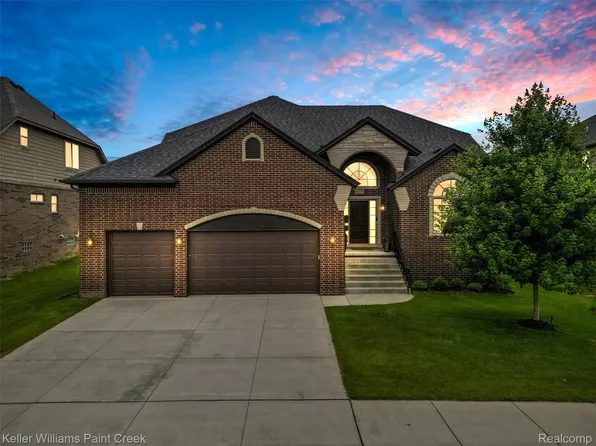 62777 Franklin Park Dr, Washington, MI 48094