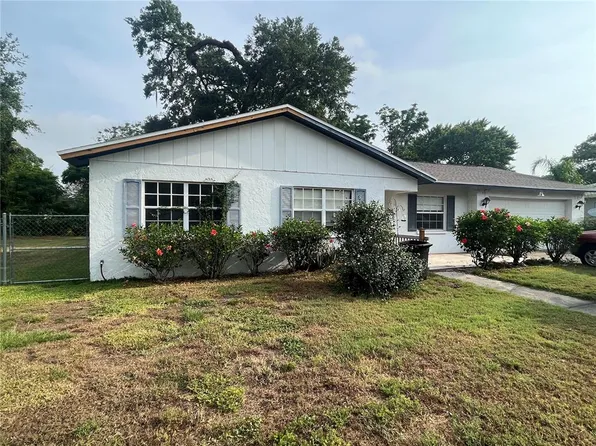 2912 Forest Cir, Seffner, FL 33584