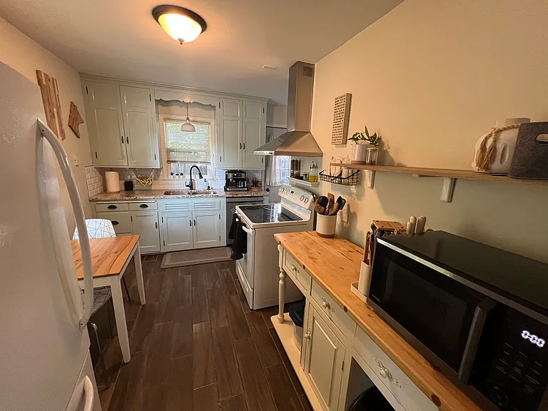 1422 Cambridge St — Photo 9