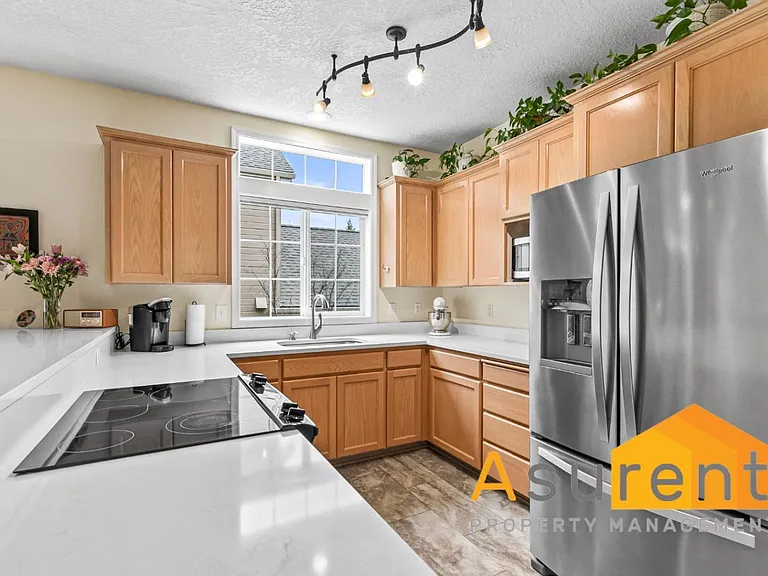 500 Starflower Ln — Photo 4