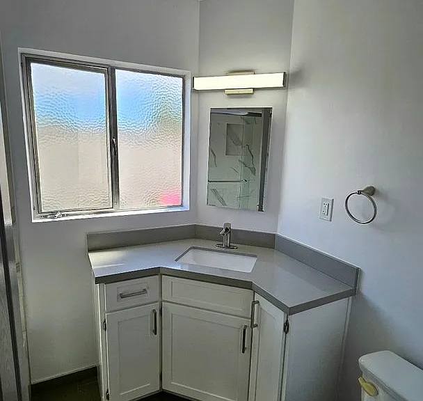 Fuller Apartments — Photo 11
