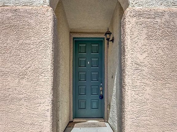 4th image of 9847 Overlook Ridge Ave