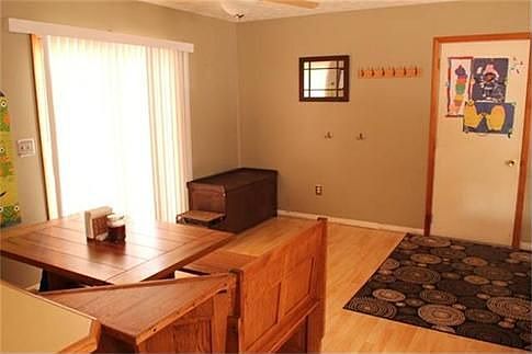 5th image of 2198 Cambridge Dr
