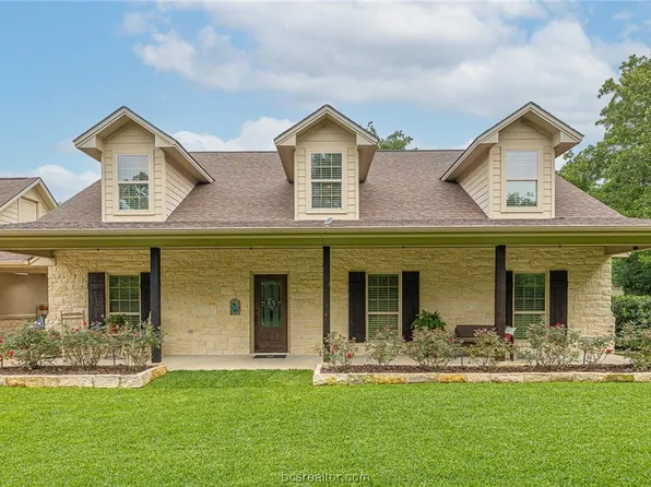 4725 River Bend Ct, Bryan, TX 77808