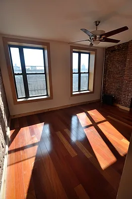 Rented by EXR | media 6