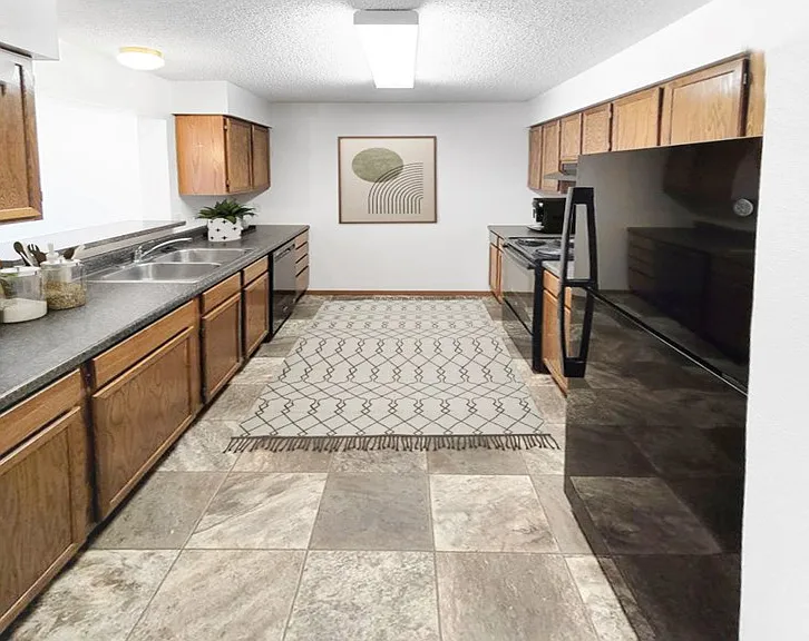 Park Apartments — Photo 15