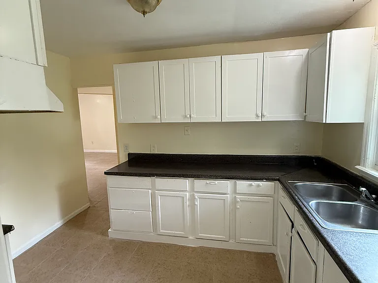 1838 Woodburn Dr — Photo 8