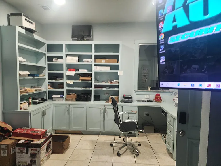 2520 W Mount Houston Rd — Photo 16