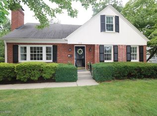 218 Fairmeade Rd, Saint Matthews, KY 40207