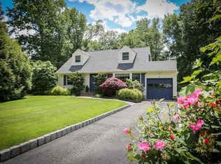 36 Derfuss Ln, Blauvelt, NY 10913