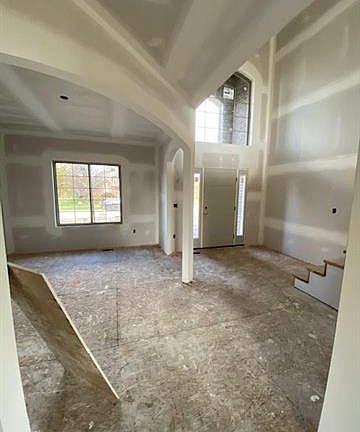 4th image of 35894 Glenville Dr