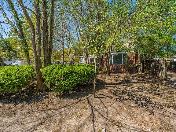 5th image of 51 Colleton Dr
