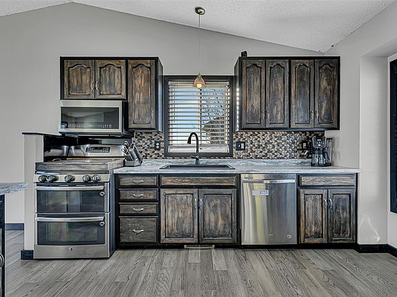 3rd image of 120 Shire Rd N