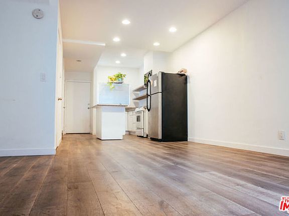 5th image of 2500 Abbot Kinney Blvd APT 26