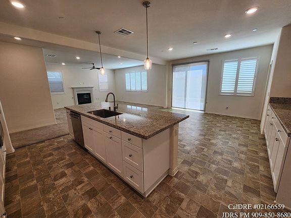 4th image of 4833 S Jordan Ave