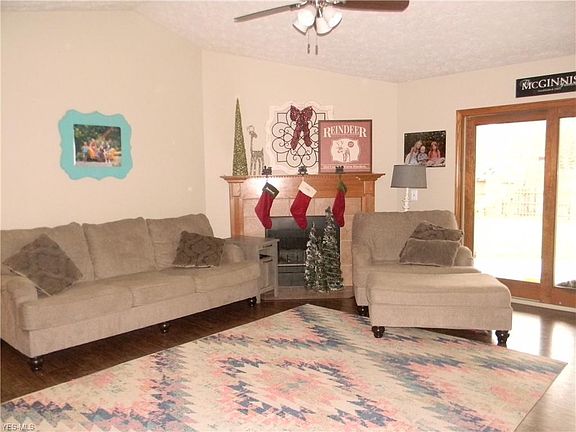 2nd image of 1070 Danielle Ave
