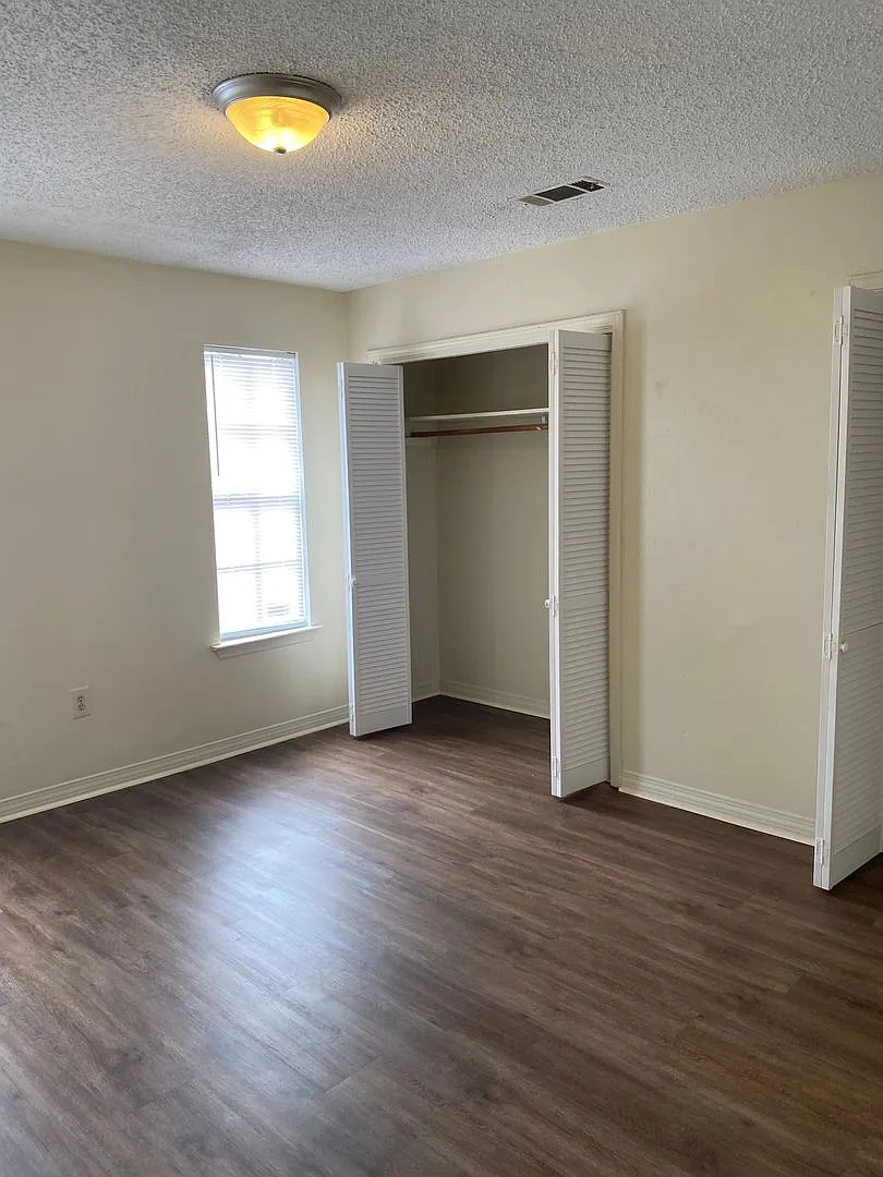 G2 8757 Granite — Photo 1