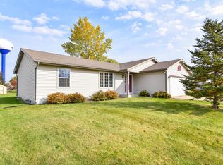 1419 Whispering Pines DRIVE, Delavan, WI 53115