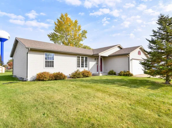 1419 Whispering Pines DRIVE, Delavan, WI 53115
