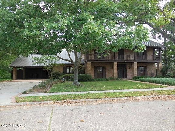 2nd image of 220 Edgewater Dr