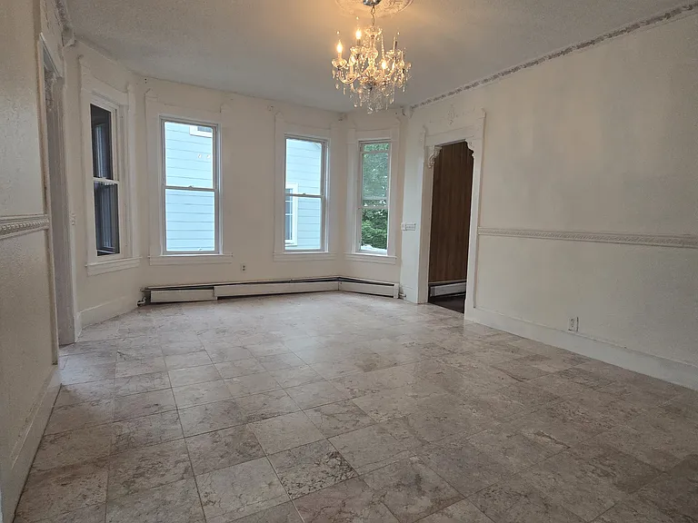 154 Oak St #2 — Photo 6