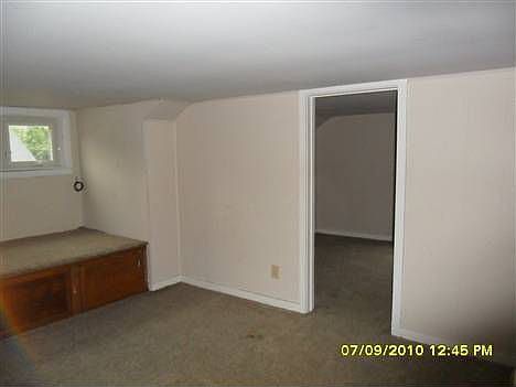 5th image of 138 Rosewood Ave