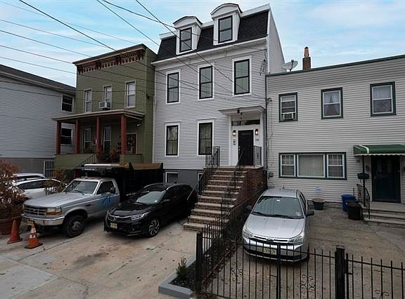 3rd image of 38 Jefferson Ave #3