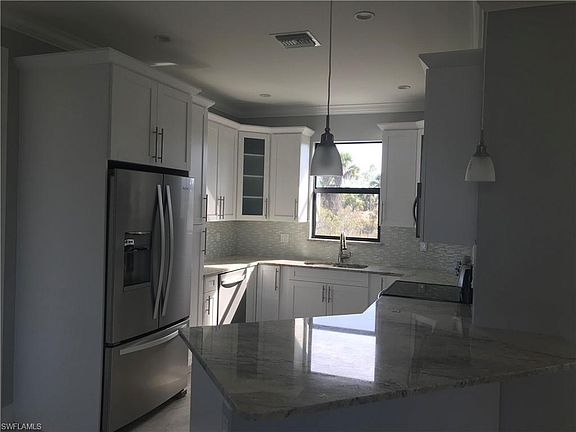 5th image of 3631 20th Ave NE