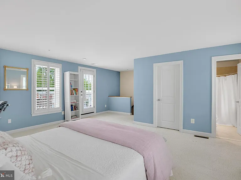 714 Bracey Ln — Photo 42