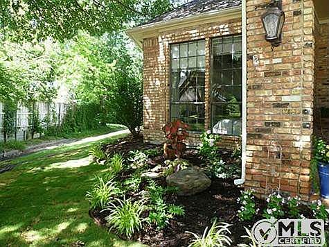 4th image of 2708 Chadbourne Dr