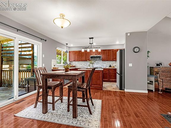 3rd image of 7447 Montarbor Dr