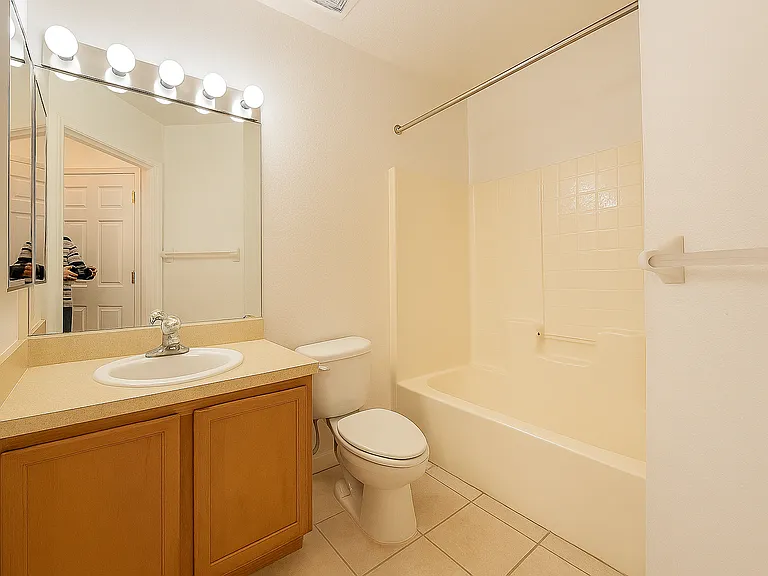9525 Grovedale Cir #202 — Photo 5