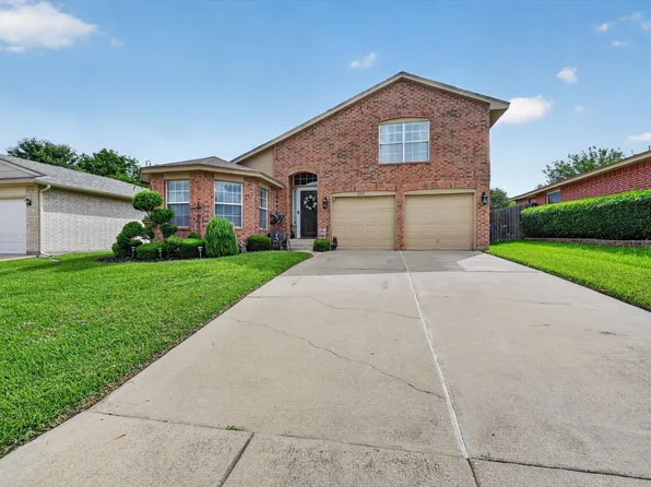 525 Berryhill Dr, Mansfield, TX 76063