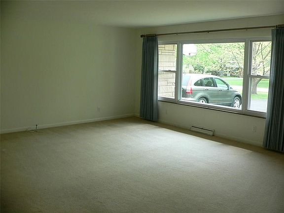 3rd image of 6006 Winnpeny Ln