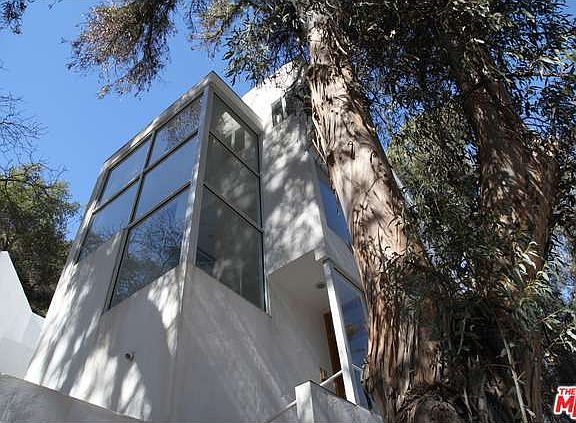 2nd image of 2441 N Beverly Glen Blvd