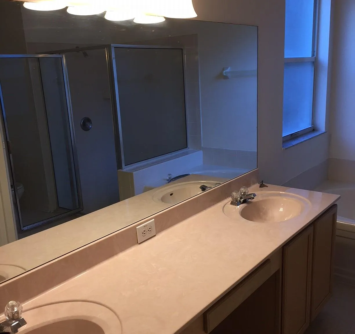 4 bed, 1828 sqft, $2,250 — Photo 2