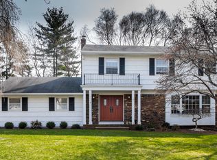 8 Ruskin Ct, Wayne, NJ 07470