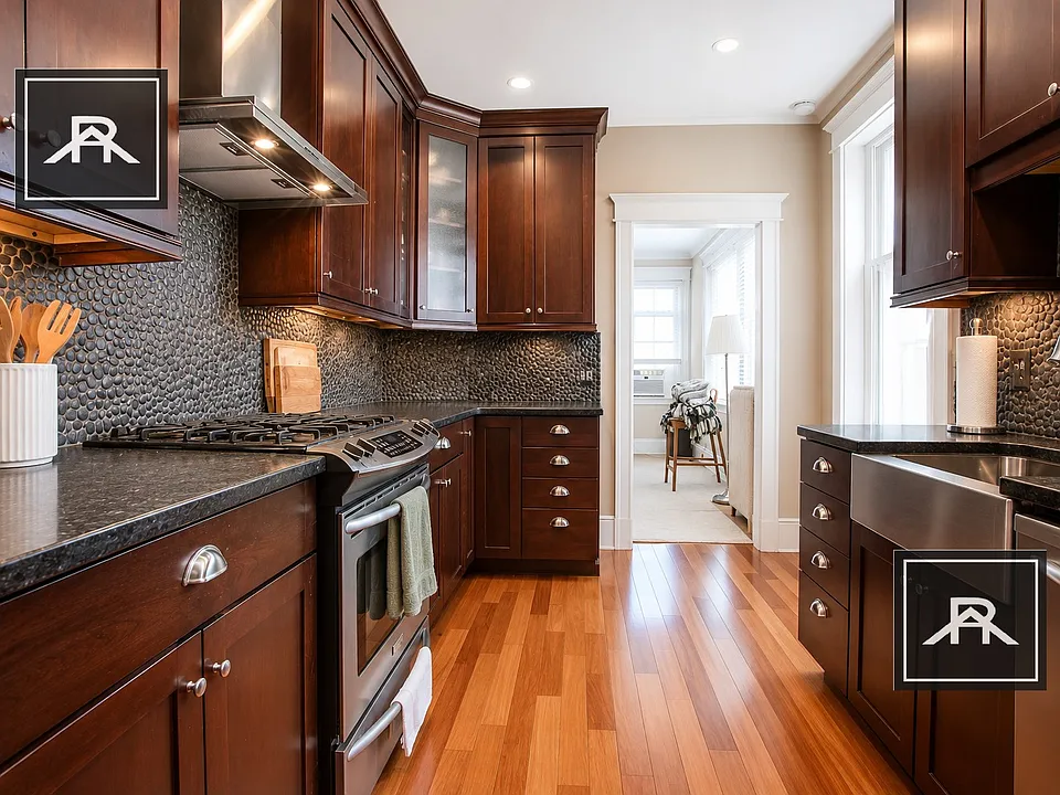 164 Strathmore Rd #23
