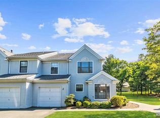 116 Swiatek Ct, Mahwah, NJ 07430