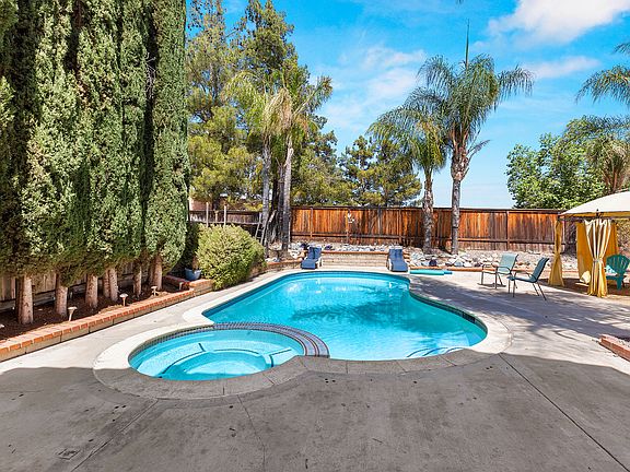 2nd image of 23800 Cadenza Dr