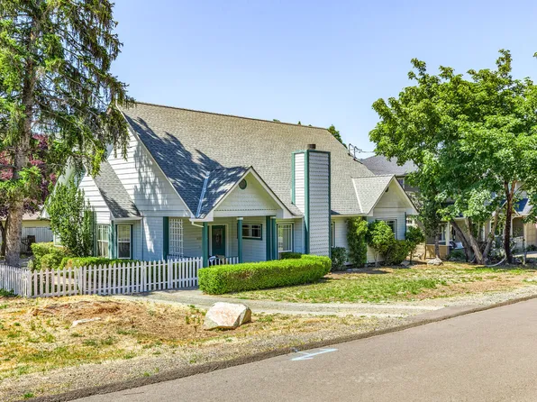 460 S 4th St, Jacksonville, OR 97530