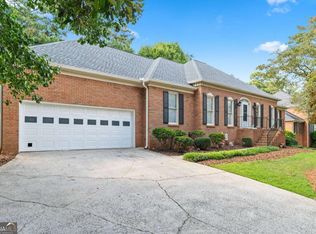 240 Saddle Creek Dr, Roswell, GA 30076